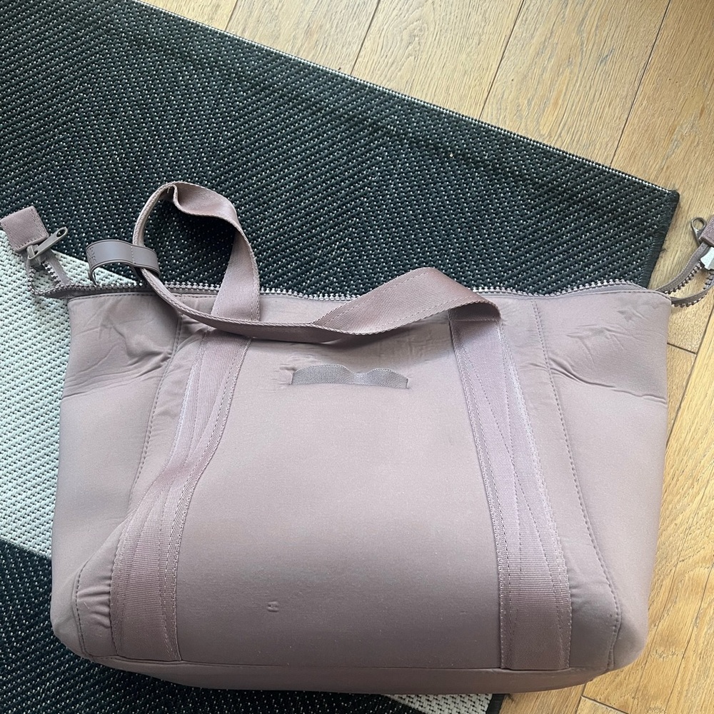 Dagne Dover Landon Neoprene Caryall Bag
